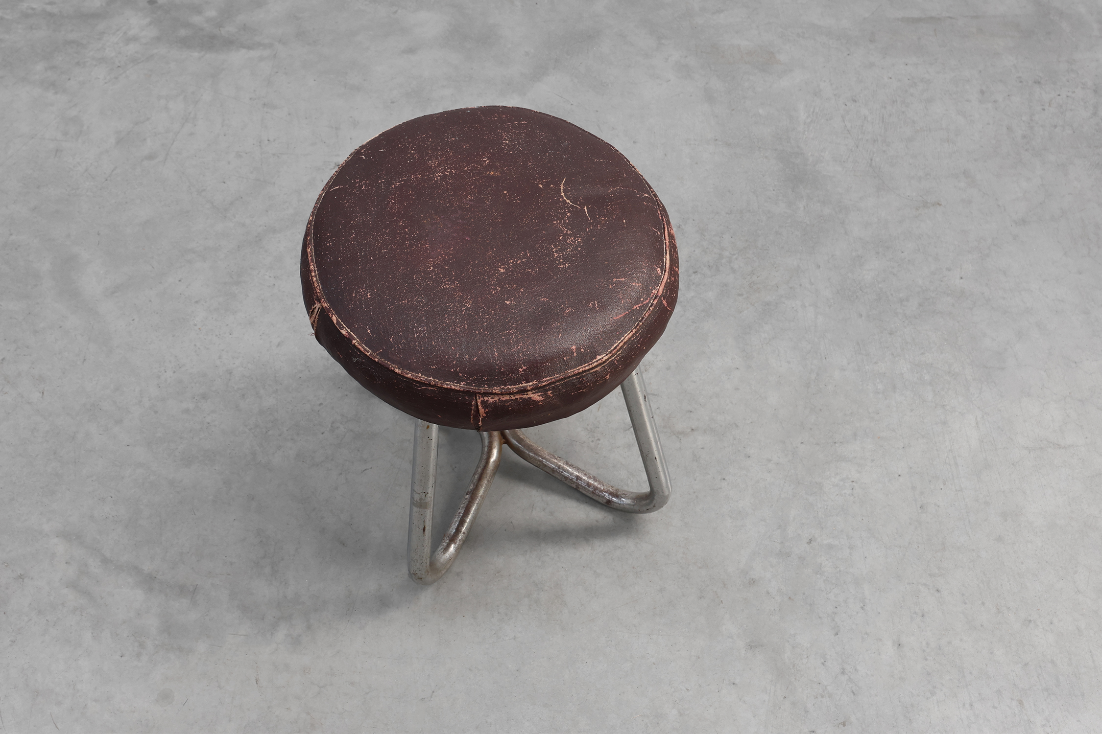 Bauhaus Modernist Stool with Chrome Tubular Frame and Leather Seat, Germany &ndash; 1920sthumbnail